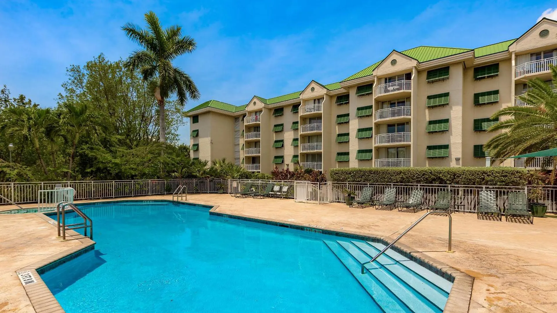 アパート Sunrise Suites Panama Suite #310 キーウェスト