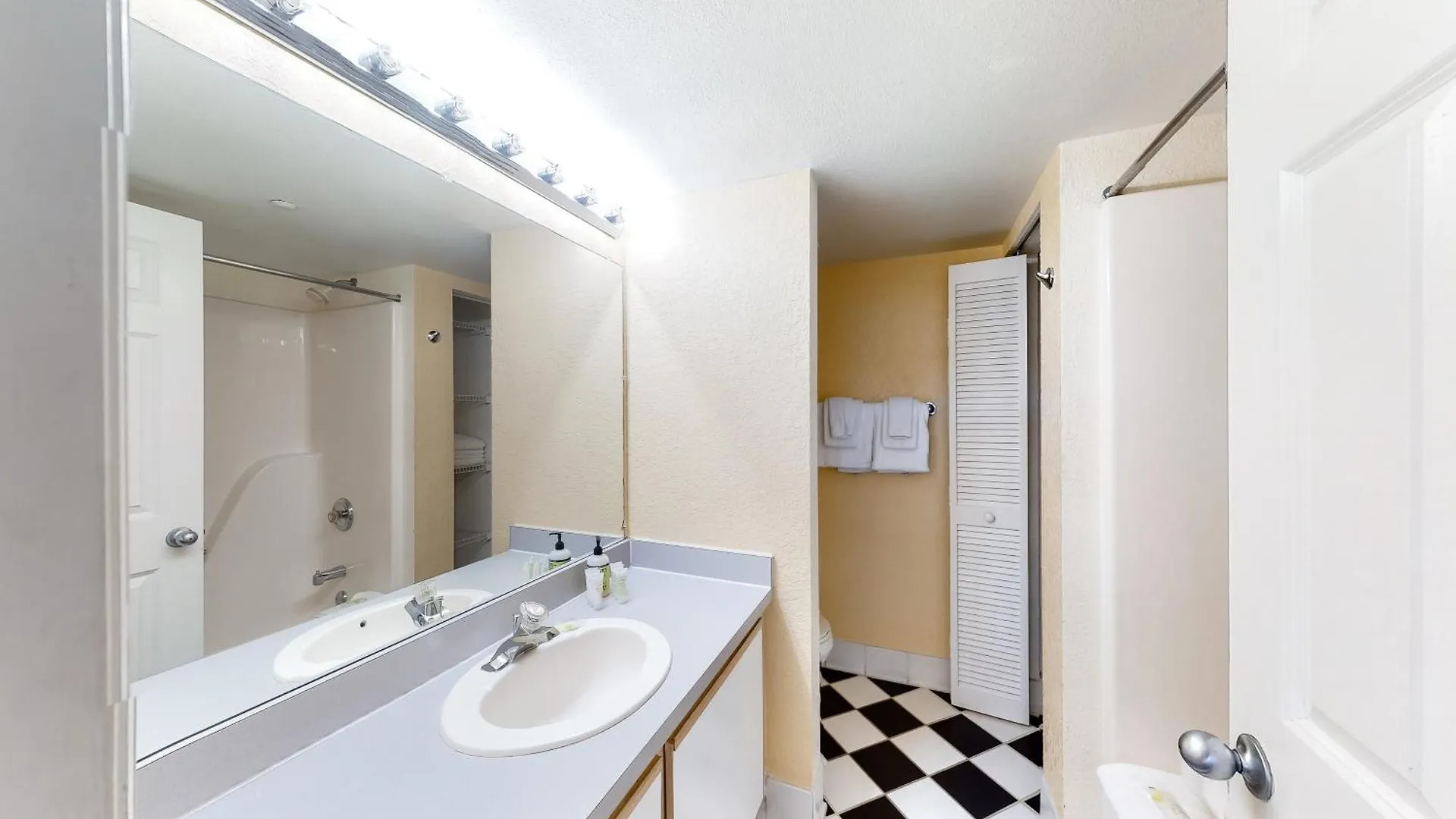 Sunrise Suites Panama Suite #310 キーウェスト 米国